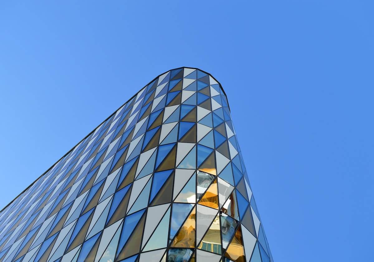 华体会:用热爱照亮赛场,用专业守护每一次观赛