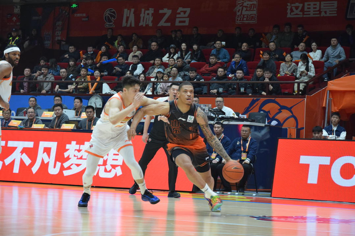 外援焕新添变量！CBA常规赛第二阶段启幕，季后赛悬念拉满|山东男篮|CBA全明星|贾维尔-麦基|贾维尔·麦基|乔-约翰逊_新浪新闻